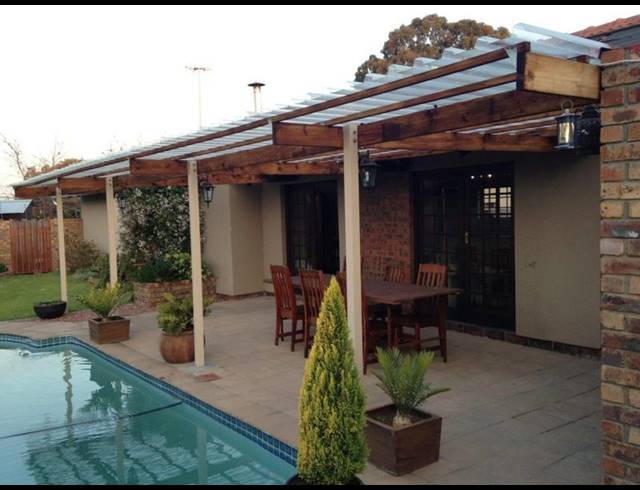 3 BEDROOM HOUSE FOR SALE IN SECUNDA CENTRAL